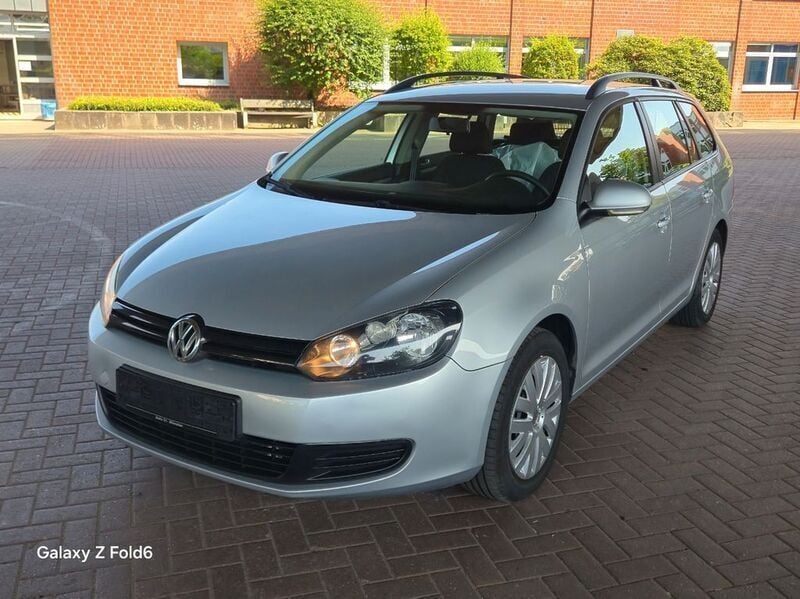 Silber Gebraucht 2011 VW Golf VI Trendline Kombi | 4.980 € (Fairer Preis) - Bild 1/4