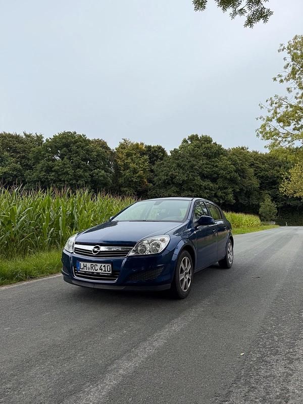 Blau Gebraucht 2009 Opel Astra Kleinwagen | 2.550 € (Guter Preis) - Bild 1/4