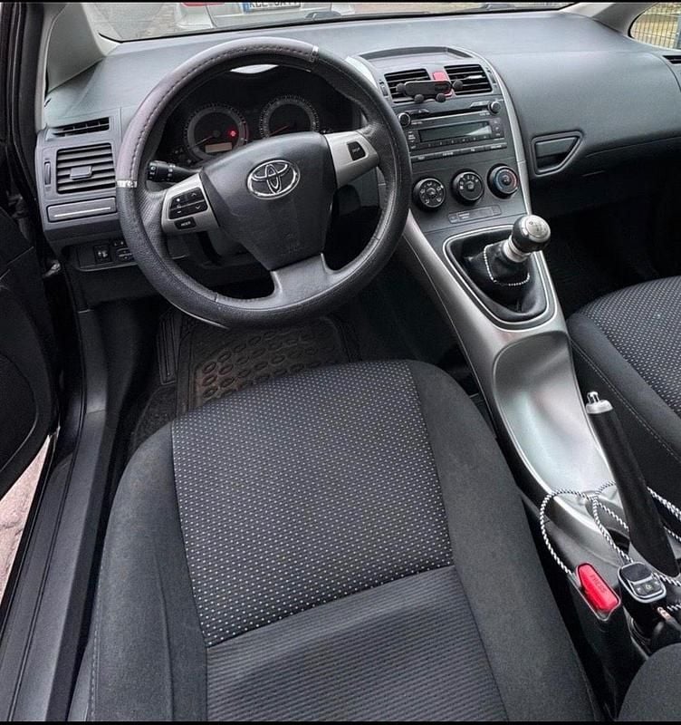 Gebraucht Toyota Auris 126 PS (92 kW) 2012 Schwarz Limousine