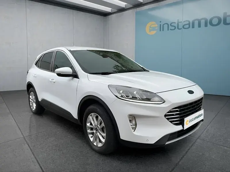 Gebraucht Ford Kuga Titanium 224 PS (164 kW) 2021 Weiß SUV