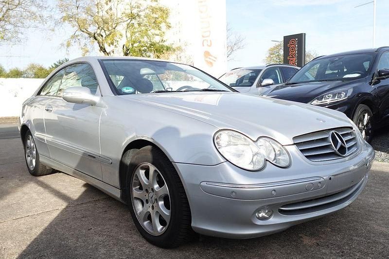 Gebraucht Mercedes CLK240 170 PS (125 kW) 2003 Silber Coupé