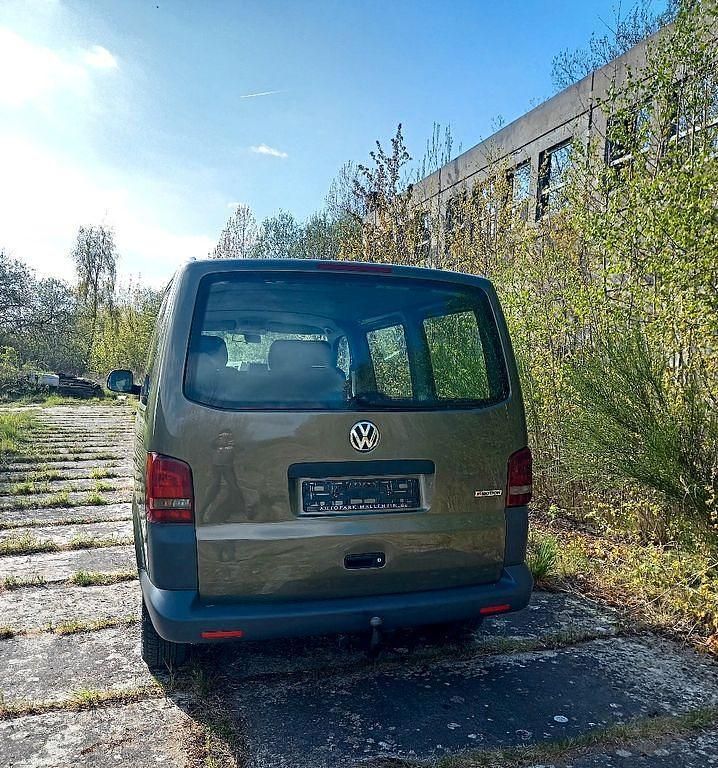 Usata VW T5 140 CV (102 kW) 2011 Verde Furgone