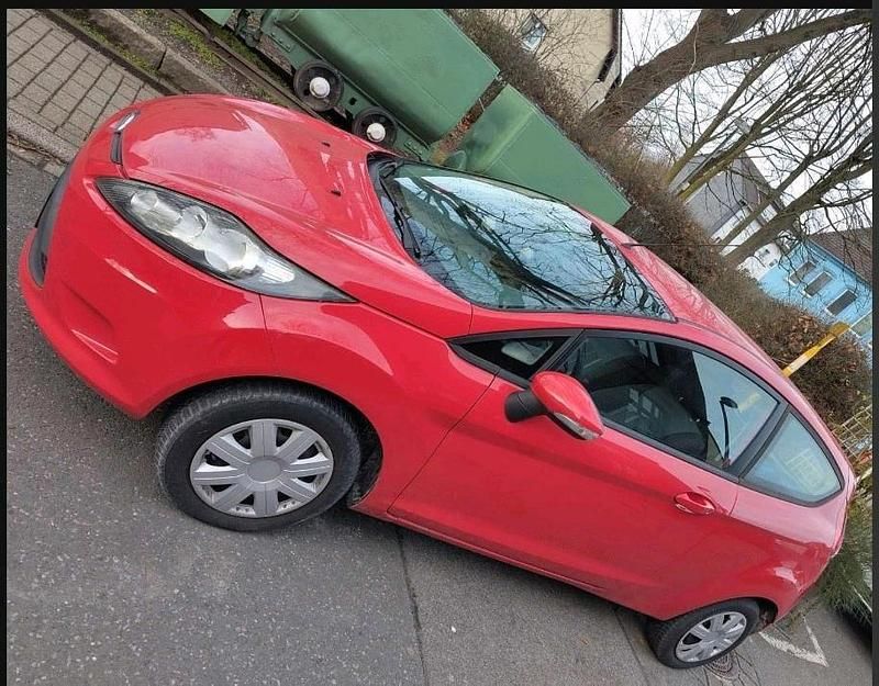 Gebraucht Ford Fiesta Ambiente 60 PS (44 kW) 2009 Rot Kleinwagen