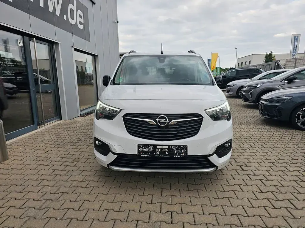 Gebraucht Opel Combo Life Ultimate 131 PS (96 kW) 2023 Weiß Van / Kleinbus