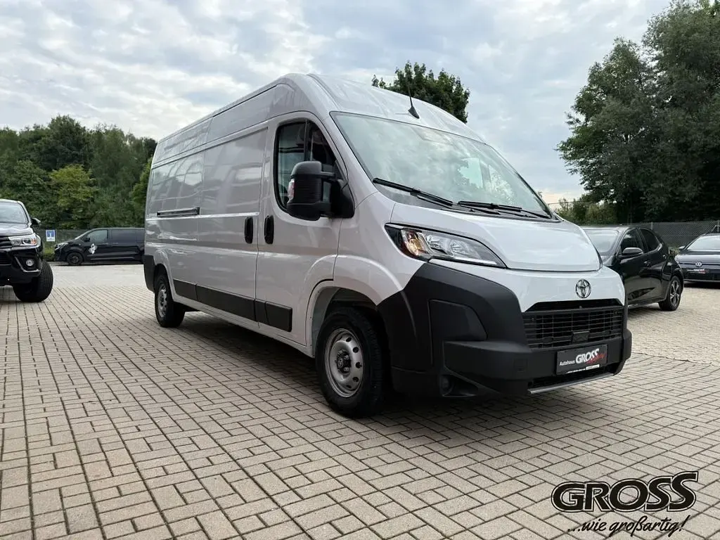 Gebraucht Toyota Proace H2 140 PS (102 kW) 2024 Weiss Van / Kleinbus