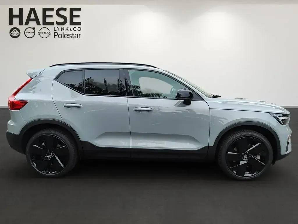 Neu Volvo EX40 Plus 175 kW (238 PS) 2026 Schwarz SUV