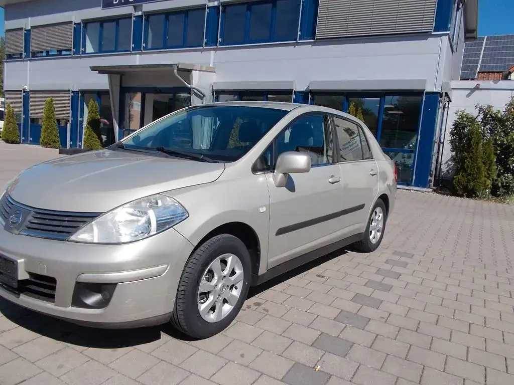 Gebraucht Nissan Tiida Acenta 110 PS (80 kW) 2008 Grau Limousine