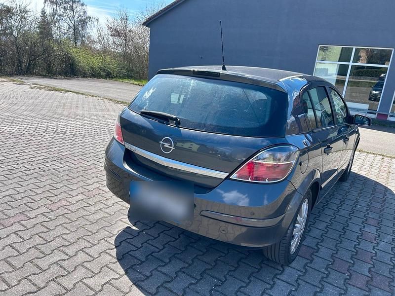 Gebraucht Opel Astra 110 PS (80 kW) 2009 Grau Kleinwagen