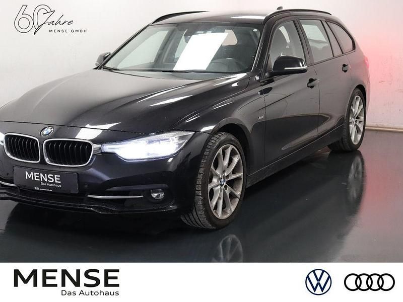 Black sapphire metallic Gebraucht 2016 BMW 330 Sport Line Kombi | 9.900 € (Fairer Preis) - Bild 1/4