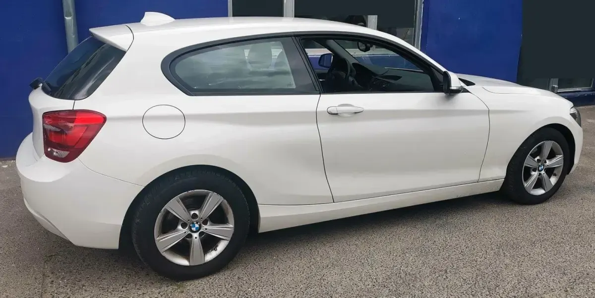 Gebraucht BMW 114 Sport Line 102 PS (75 kW) 2013 Weiß Kleinwagen