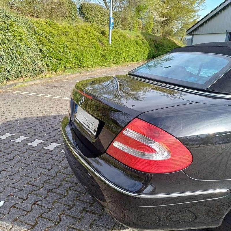 Gebraucht Mercedes CLK200 Avantgarde 163 PS (119 kW) 2005 Schwarz Cabrio