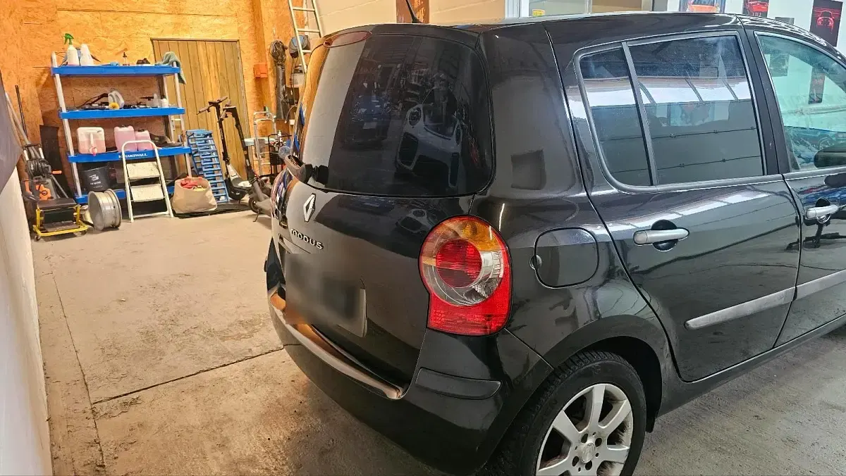 Gebraucht Renault Clio 88 PS (64 kW) 2005 Schwarz Kleinwagen