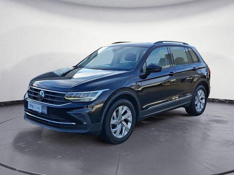 Gebraucht VW Tiguan Life 150 PS (110 kW) 2021 Schwarz SUV