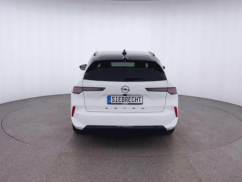 Neu Opel Astra 131 PS (96 kW) 2025 Weiß Kombi