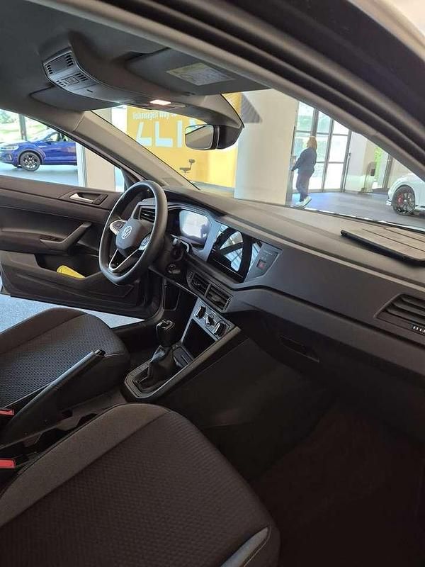 Gebraucht VW Taigo Basis 95 PS (69 kW) 2024 Grau SUV