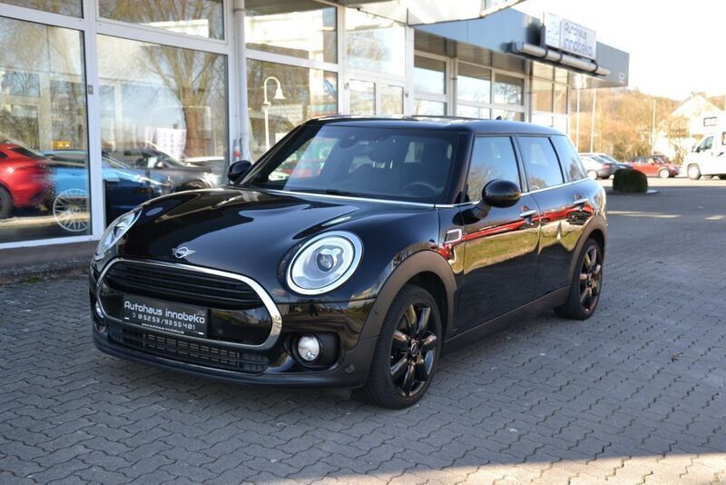 Midnight black metallic Gebraucht 2018 Mini Cooper Clubman Kombi | 19.780 € (Fairer Preis) - Bild 1/4