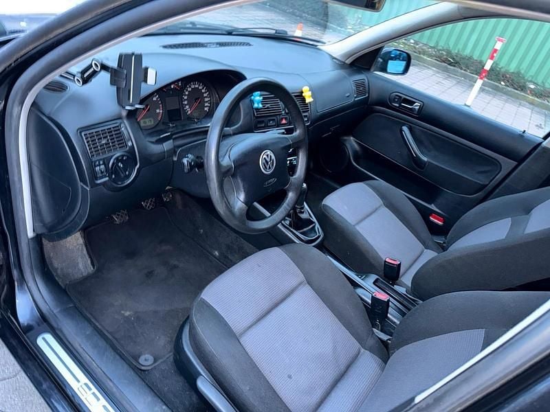 Gebraucht VW Golf IV 101 PS (74 kW) 2000 Schwarz Kombi