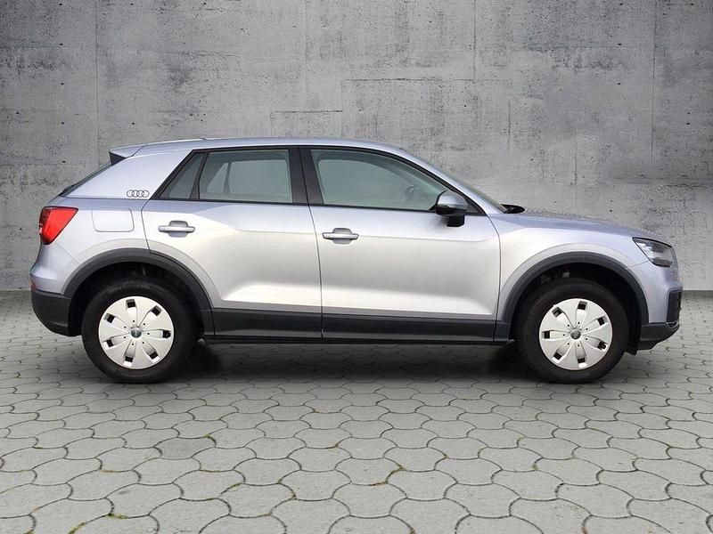 Gebraucht Audi Q2 Basis 150 PS (110 kW) 2017 Florettsilber metallic SUV
