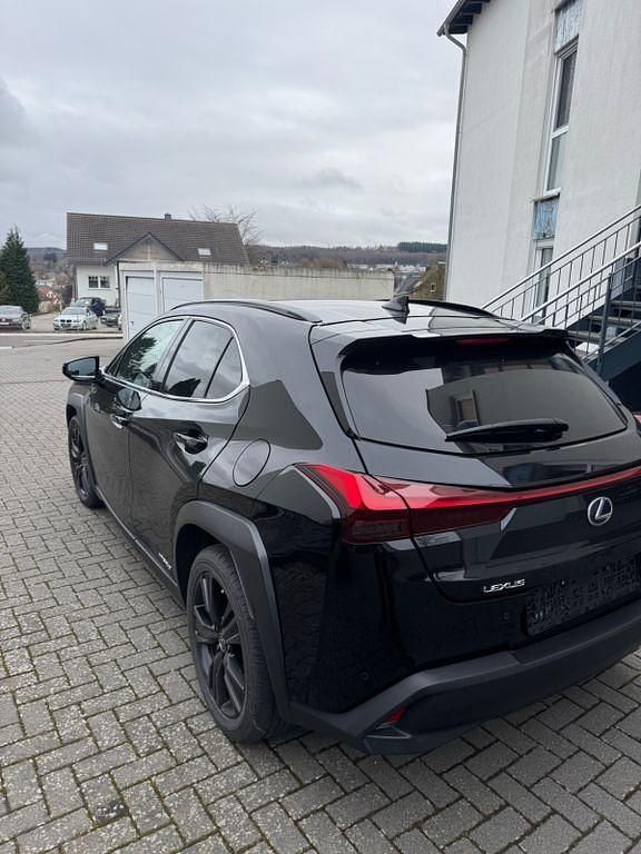 Gebraucht Lexus UX 250h 184 PS (135 kW) 2021 Schwarz SUV