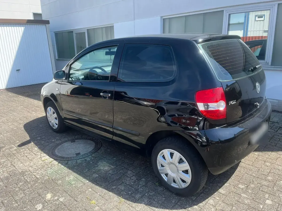 Gebraucht VW Fox 55 PS (40 kW) 2006 Schwarz Kleinwagen