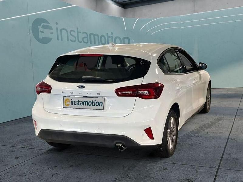 Gebraucht Ford Focus Titanium 125 PS (91 kW) 2024 Weiß Limousine