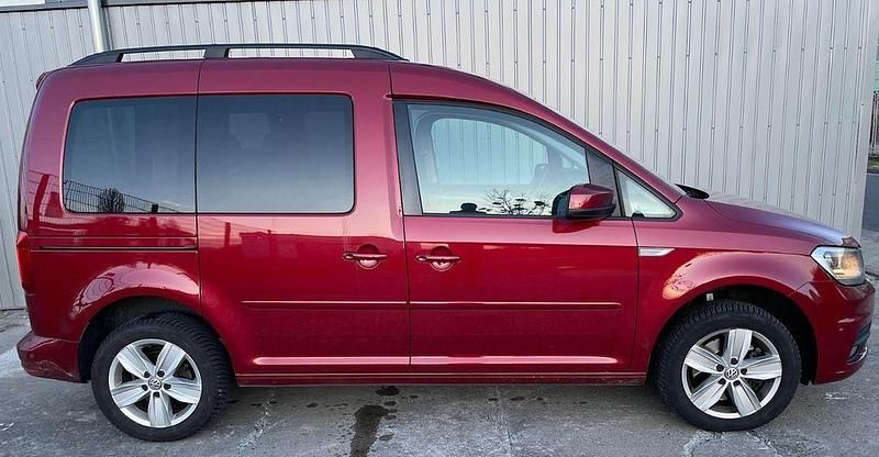 Gebraucht VW Caddy Comfortline 125 PS (91 kW) 2016 Rot Van / Kleinbus