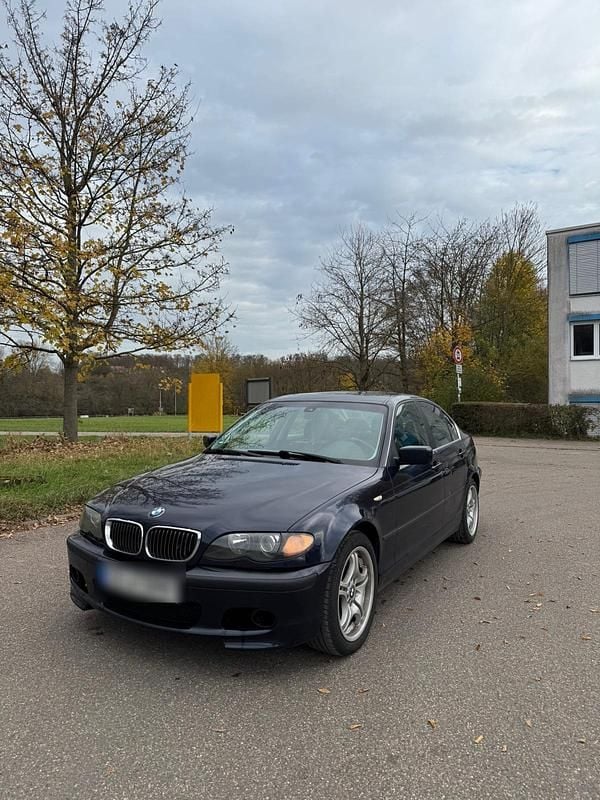 Blau Gebraucht 2002 BMW 325 M Sport Limousine | 3.499 € (Fairer Preis) - Bild 1/4
