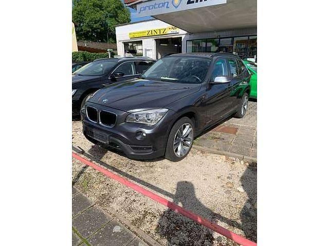 Grau Gebraucht 2013 BMW X1 Sport Line SUV | 11.900 € (Fairer Preis) - Bild 1/4