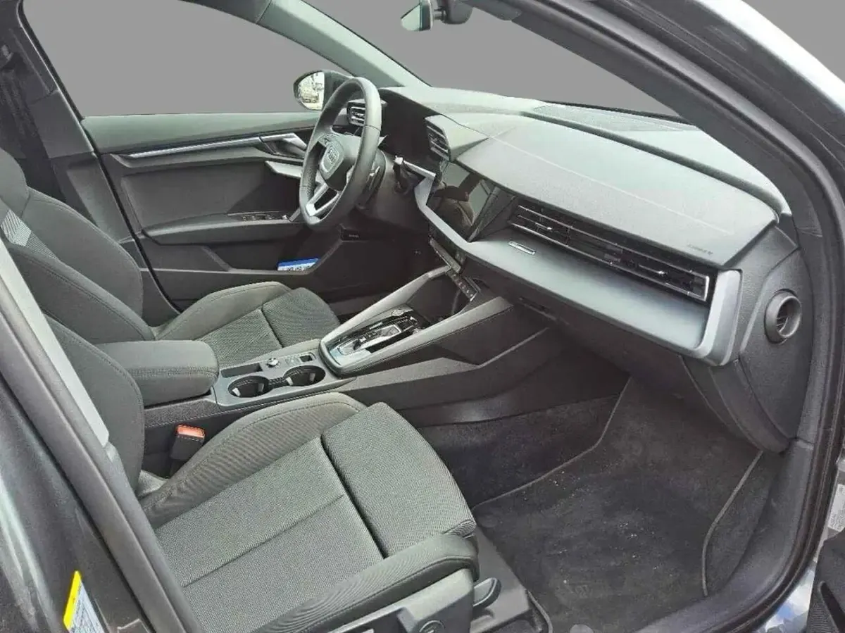 Gebraucht Audi A3 S-Line 150 PS (110 kW) 2025 Daytonagrau perleffekt Limousine