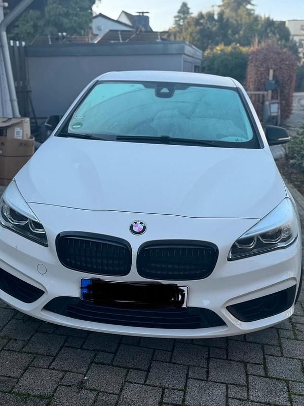Weiß Gebraucht 2016 BMW 216 Kombi | 9.900 € (Guter Preis) - Bild 1/4