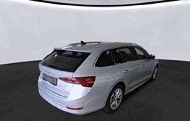 Gebraucht Skoda Octavia Style 116 PS (85 kW) 2022 Brilliantsilber metallic Kombi