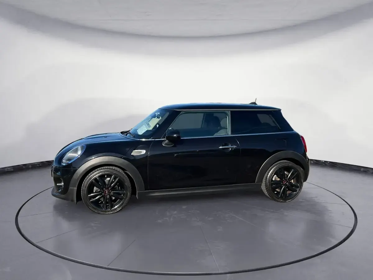 Gebraucht Mini Cooper 136 PS (100 kW) 2019 Schwarz Kleinwagen