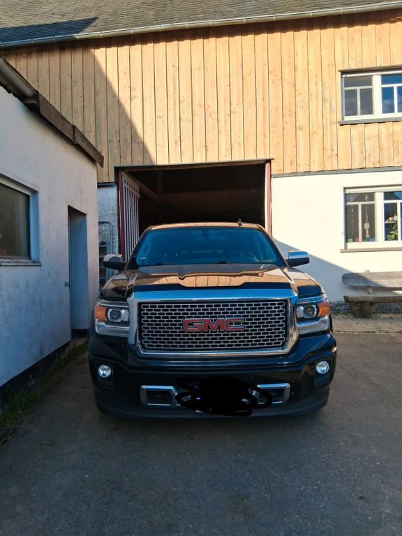 Schwarz Gebraucht 2016 GMC Sierra SUV | 39.950 € (Teuer) - Bild 1/4