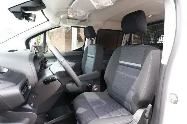 Neu Fiat Doblò 131 PS (96 kW) 2026 Gelato weiss gelato weiss Van / Kleinbus