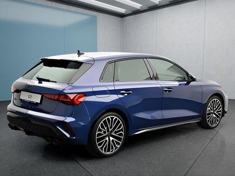 Gebraucht Audi S3 Sportback 333 PS (244 kW) 2024 Blau Kleinwagen