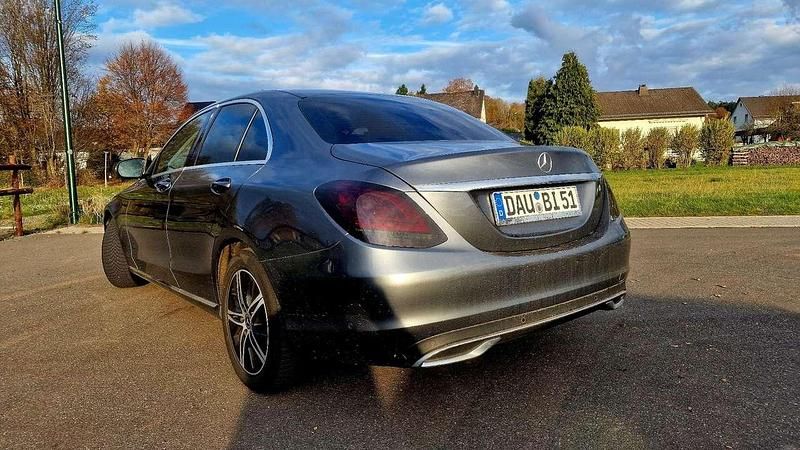Second-hand Mercedes C180 122 CP (89 kW) 2019 Berlinǎ