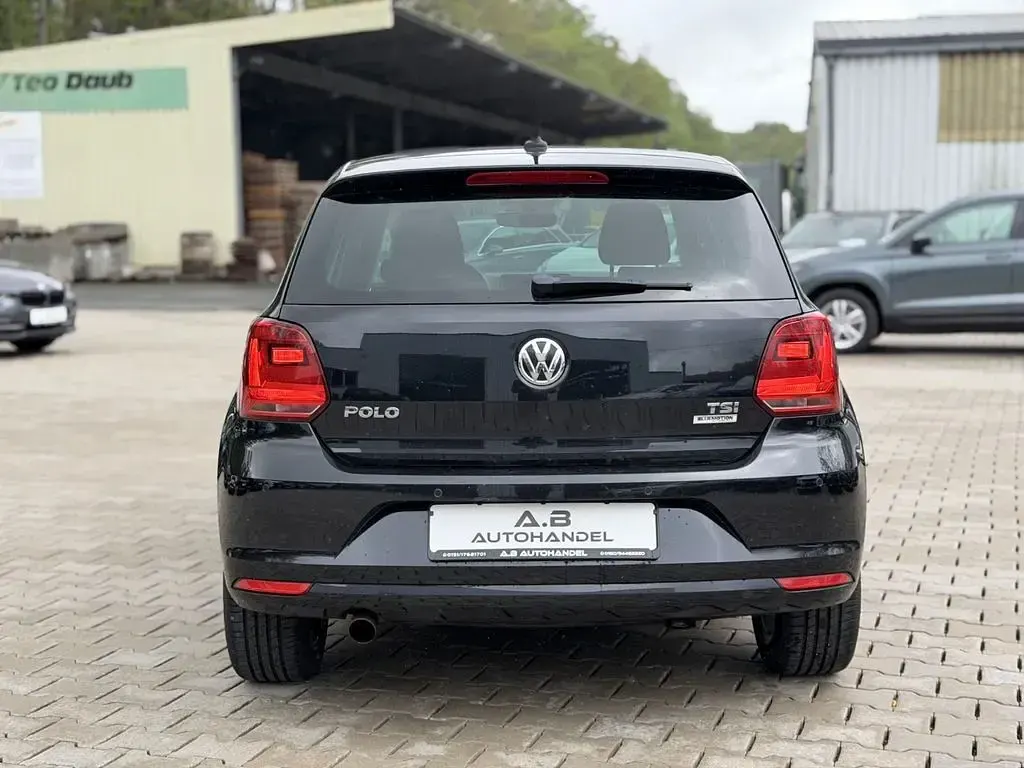 Gebraucht VW Polo LOUNGE 90 PS (66 kW) 2015 Schwarz Limousine