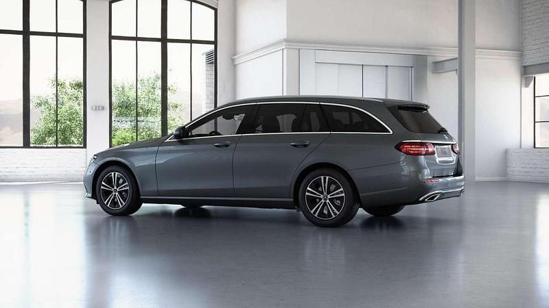 Gebraucht Mercedes E220 Avantgarde 194 PS (142 kW) 2021 Selenitgrau metallic Kombi