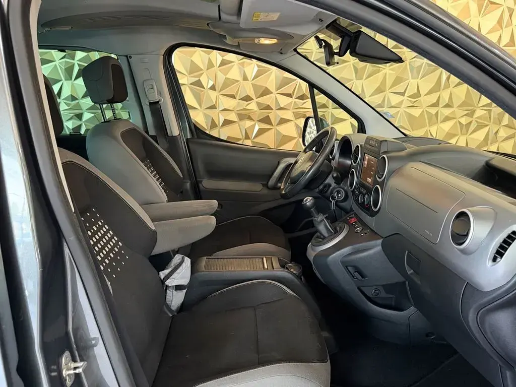 Gebraucht Citroën Berlingo SELECTION 99 PS (72 kW) 2016 Grau Van / Kleinbus