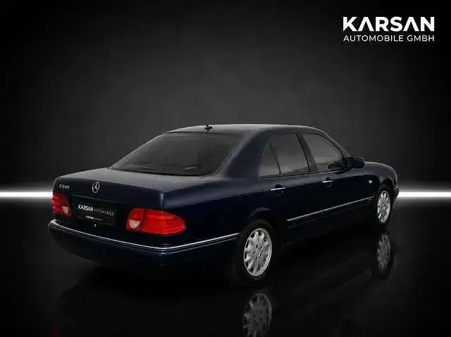 Gebraucht Mercedes E240 Elegance 170 PS (125 kW) 1999 Blau Limousine