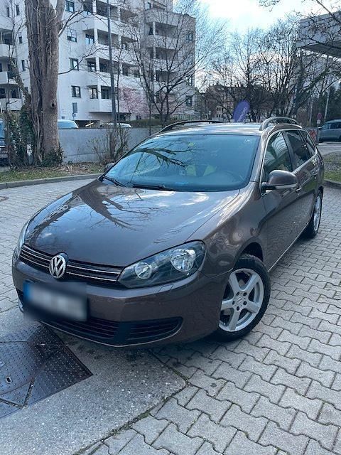 Gebraucht VW Golf VI Style 110 PS (80 kW) 2011 Braun Kleinwagen