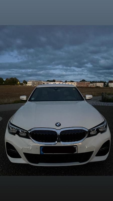 Weiß Gebraucht 2019 BMW 320 M Sport Limousine | 26.000 € (Fairer Preis) - Bild 1/4
