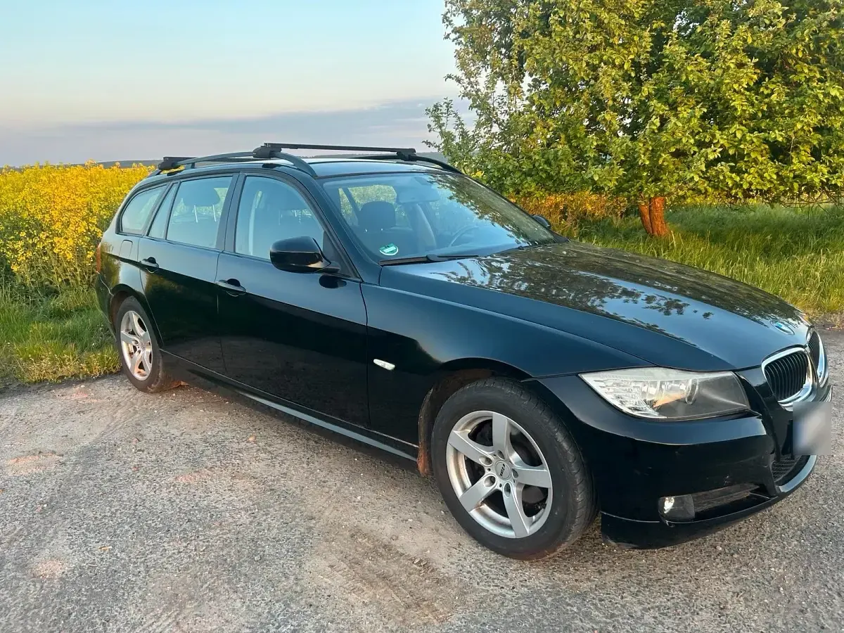 Gebraucht BMW 318 143 PS (105 kW) 2009 Schwarz Kombi
