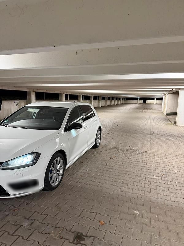 Gebraucht VW Golf VII R 175 PS (128 kW) 2016 Weiß Kleinwagen