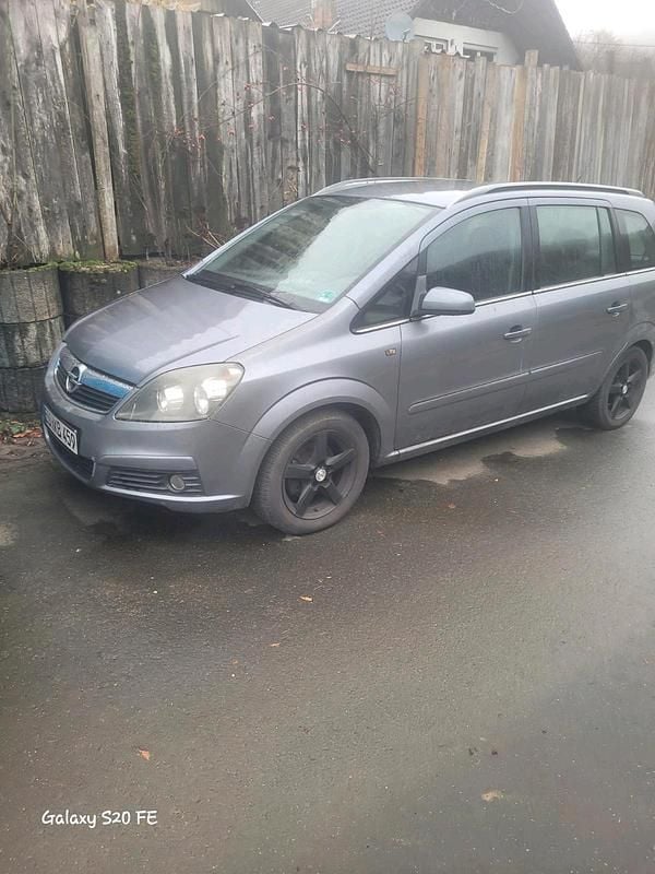 Grau Gebraucht 2005 Opel Zafira Van / Kleinbus | 750 € (Guter Preis) - Bild 1/4
