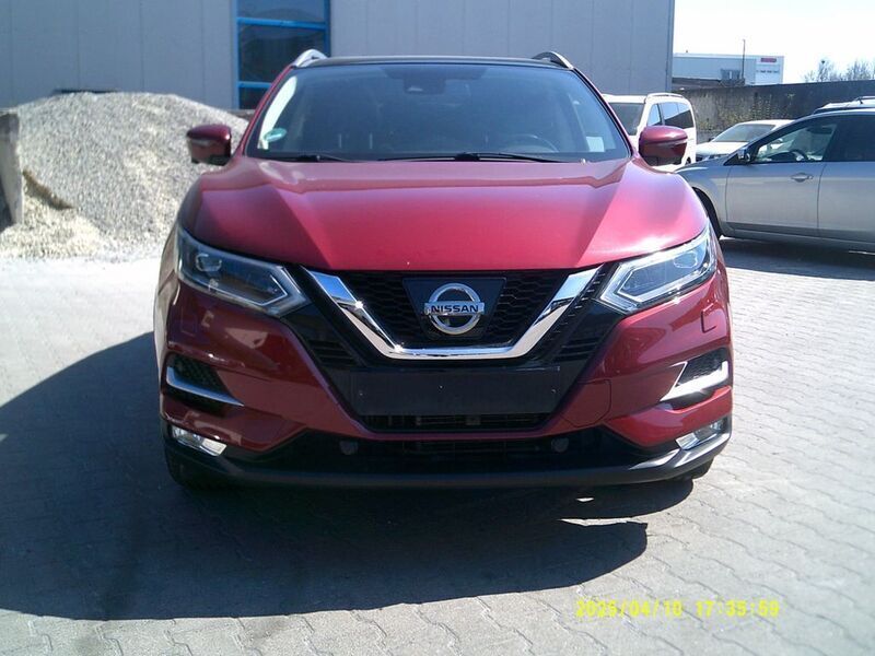 Rot Gebraucht 2017 Nissan Qashqai N-Connecta SUV | 11.900 € (Guter Preis) - Bild 1/4