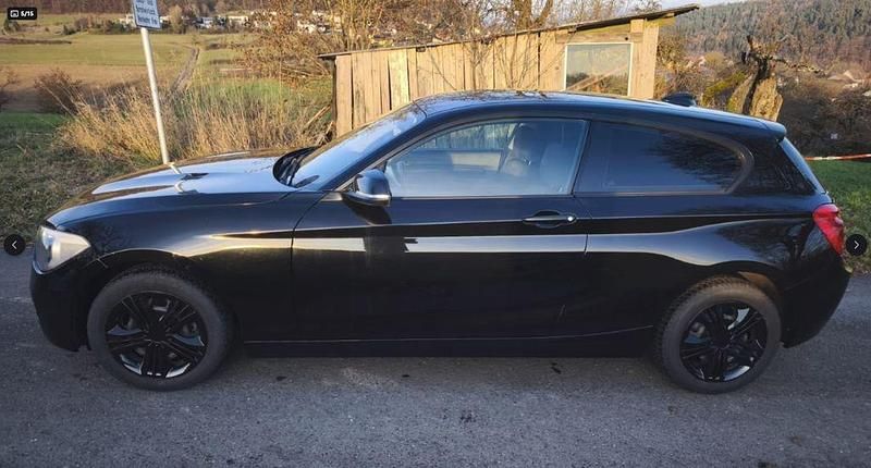 Gebraucht BMW 114 102 PS (75 kW) 2013 Schwarz Kleinwagen