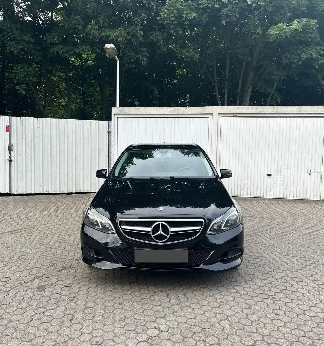 Gebraucht Mercedes E300 231 PS (169 kW) 2015 Schwarz Limousine