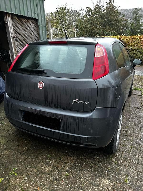 Grau Gebraucht 2009 Fiat Punto Kleinwagen | 1.300 € (Teuer) - Bild 1/4