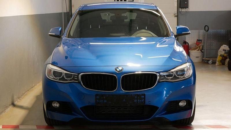 Blau Gebraucht 2015 BMW 320 Gran Turismo Performance Limousine | 14.990 € (Fairer Preis) - Bild 1/4